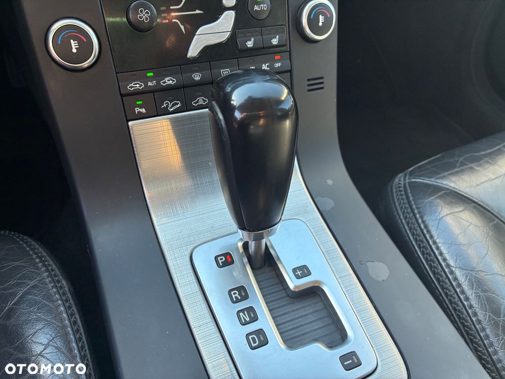 Volvo XC 70 D5 AWD Momentum - 19