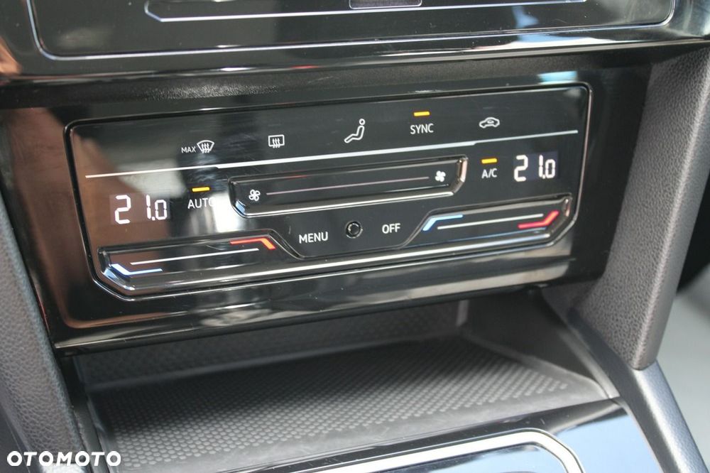 Volkswagen Passat - 27