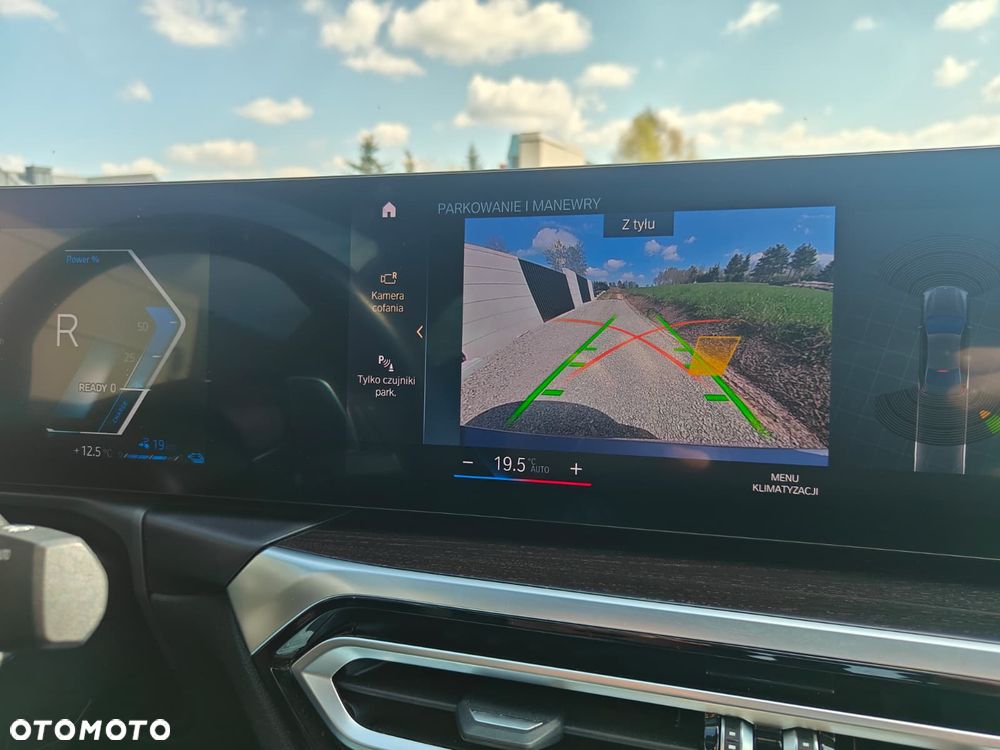 BMW Seria 3 330e M Sport - 35