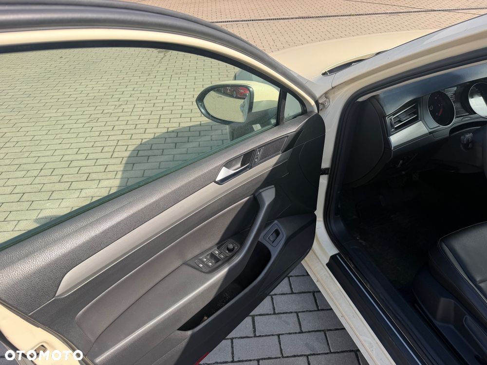 Volkswagen Passat 2.0 TDI SCR DSG - 10
