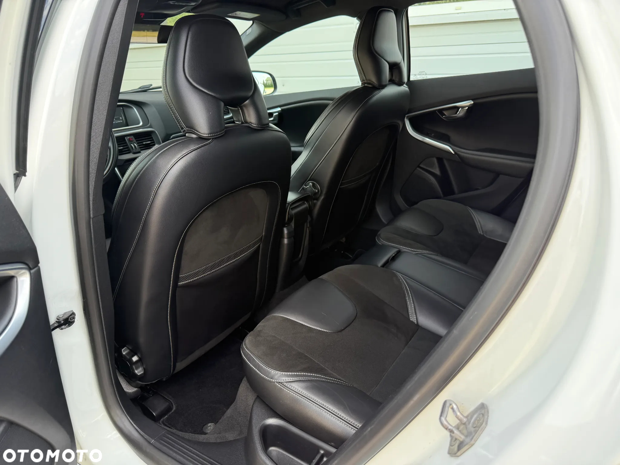 Volvo V40 D2 Drive-E R-Design Kinetic - 28