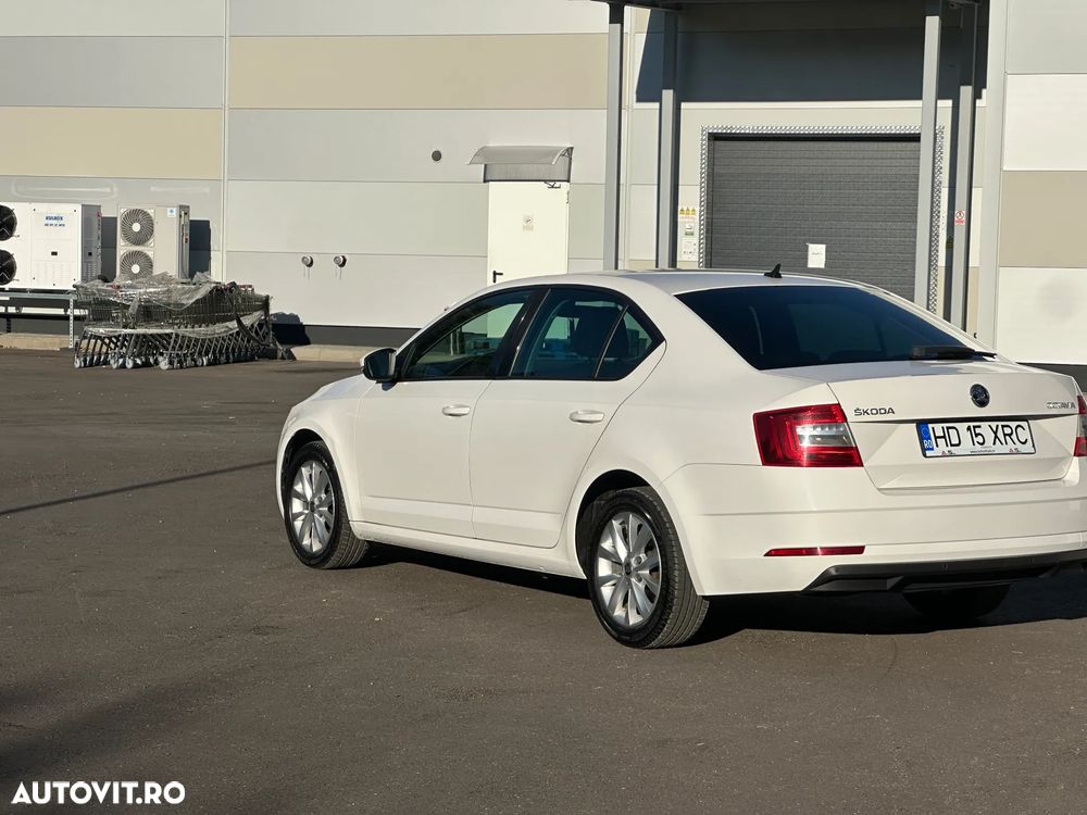 Skoda Octavia 1.6 TDI Premium Edition - 4