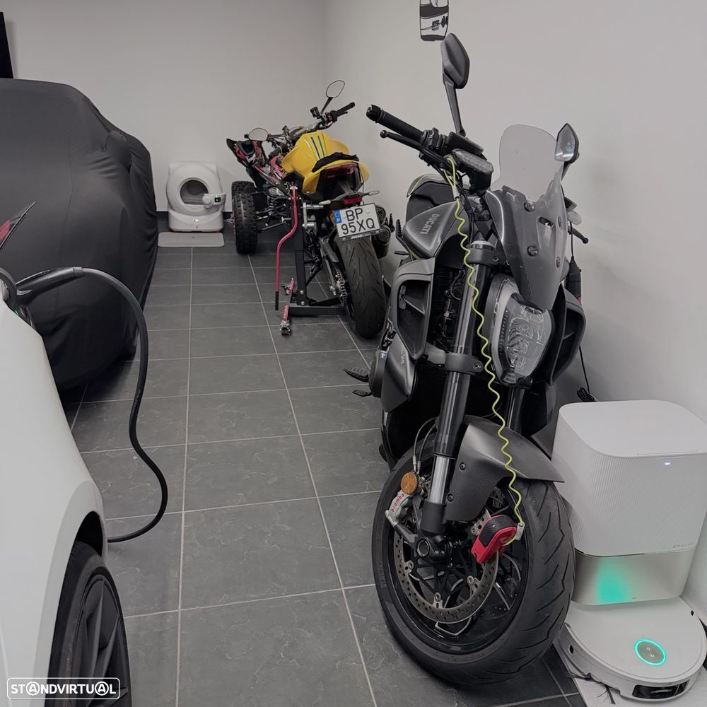 Ducati Diavel Black Roadster - 7