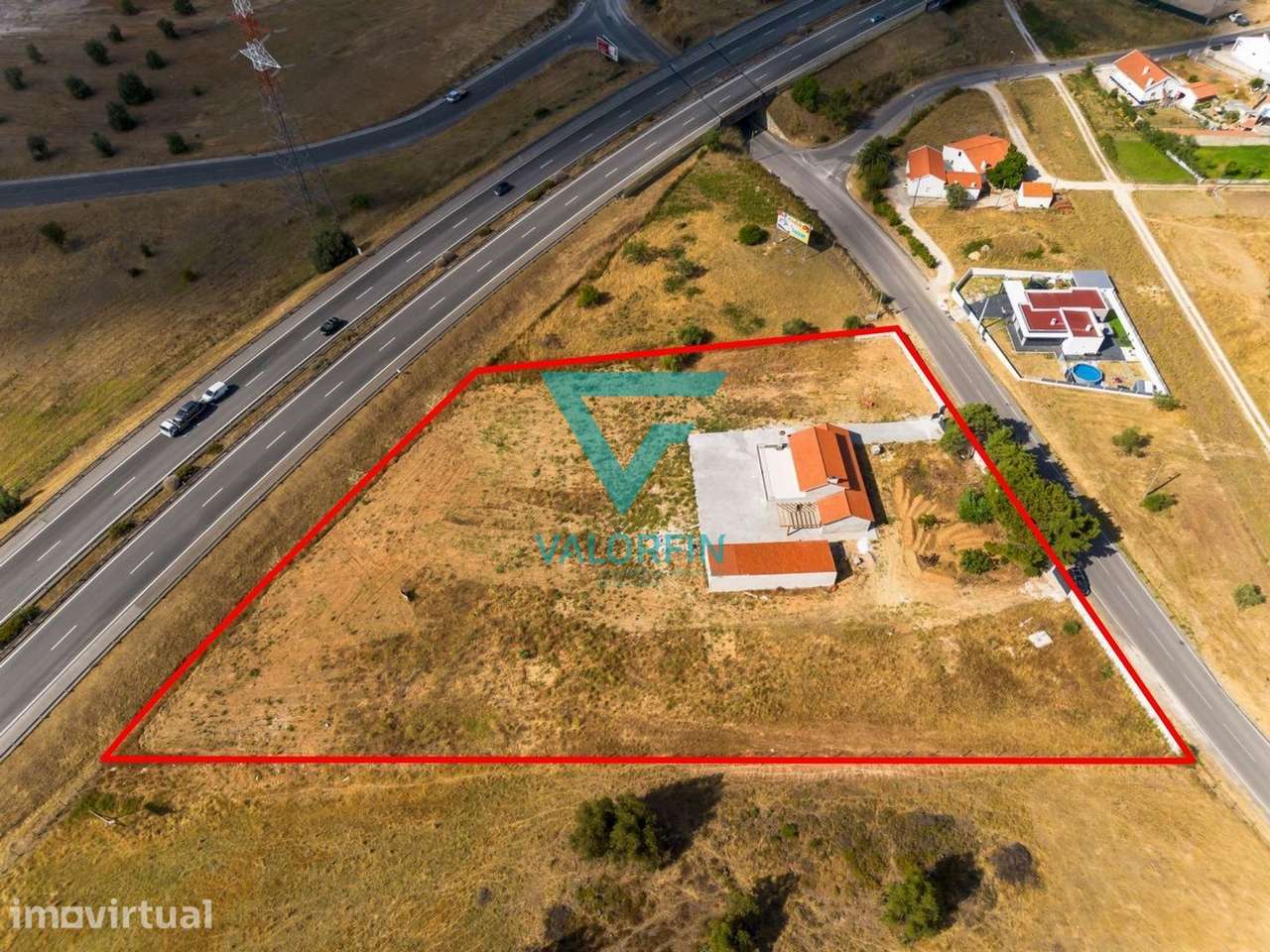 MORADIA T4 Totalmente Remodelada com 7.900 m² de Terreno | Meia Via... - Grande imagem: 5/60