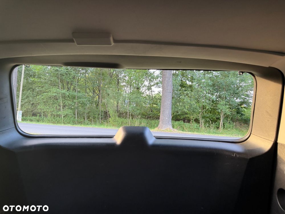 Chevrolet Suburban - 30