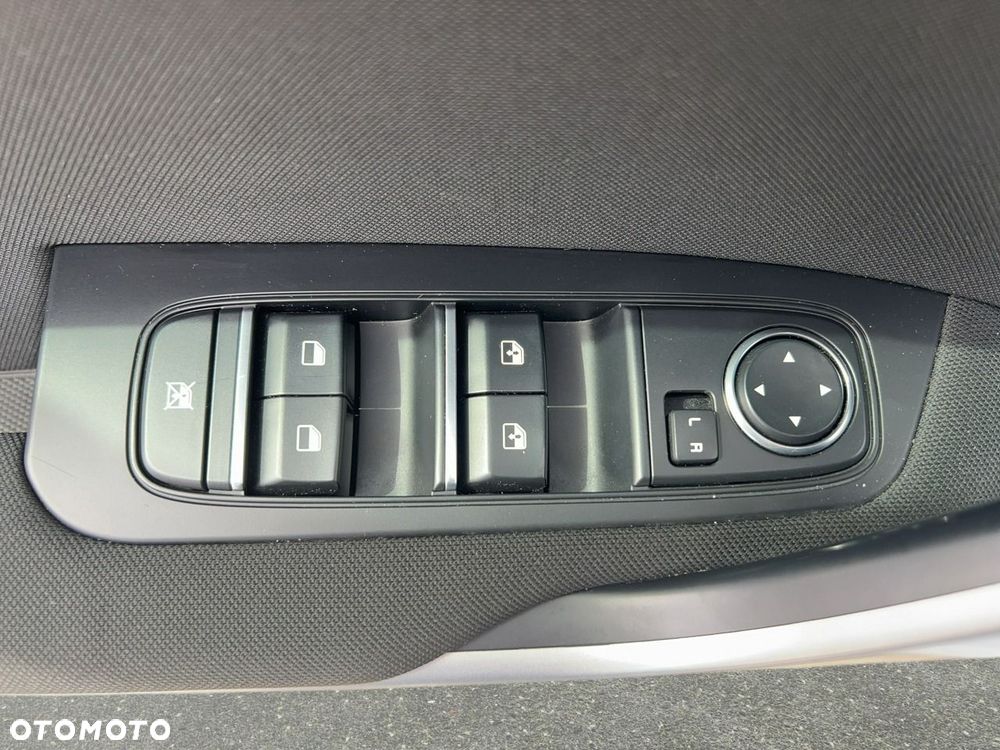 Kia Ceed - 11
