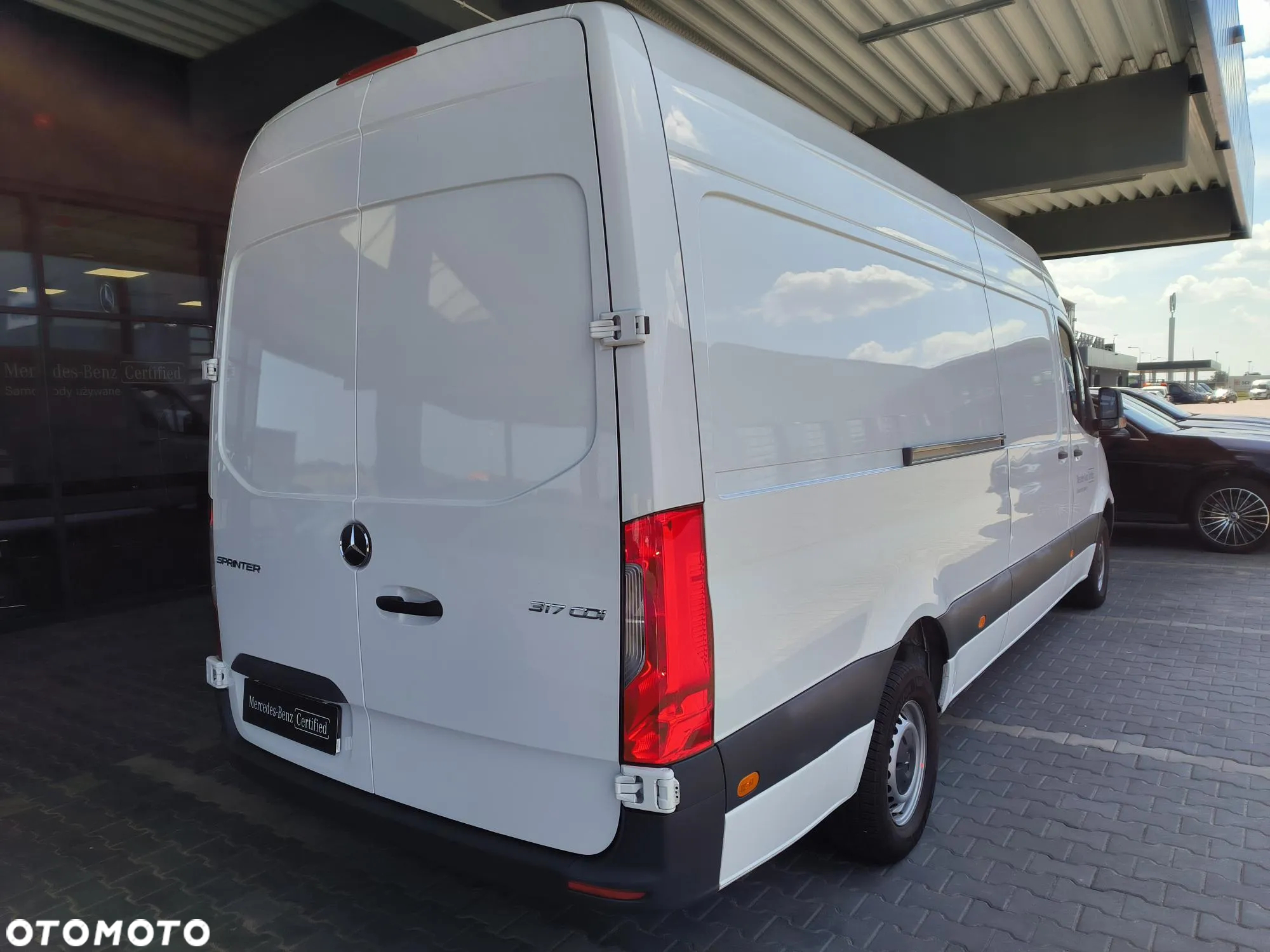 Mercedes-Benz Sprinter - 5