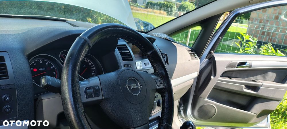 Opel Zafira 1.8 Cosmo - 18