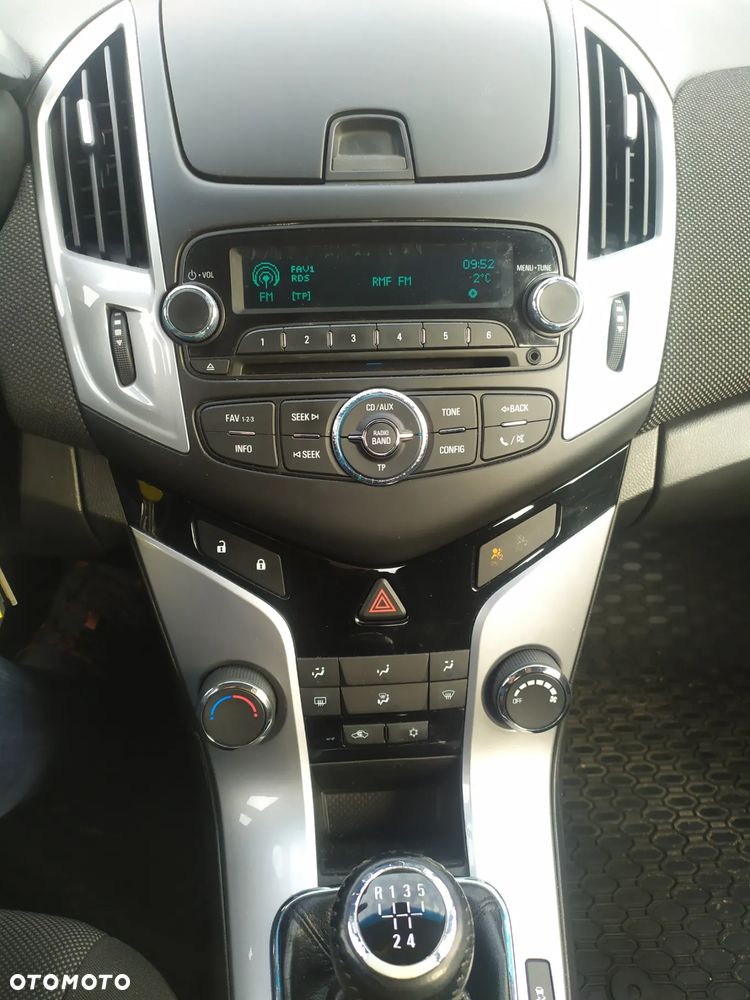 Chevrolet Cruze 1.6 LT - 9