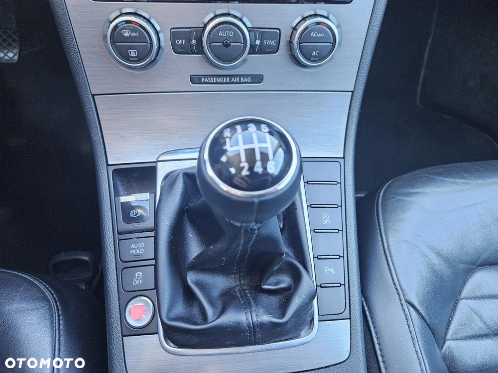 Volkswagen Passat 2.0 TDI Comfortline - 16