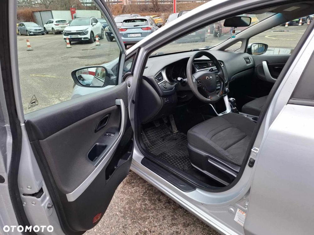 Kia Ceed Cee'd 1.4 CRDi S - 6