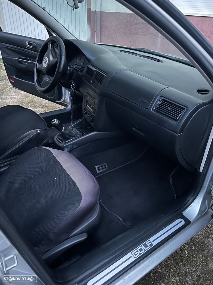 VW Golf 1.4i 25 Anos - 11