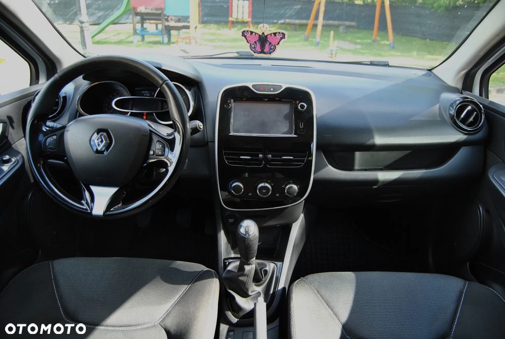 Renault Clio 1.2 16V 75 Life - 9