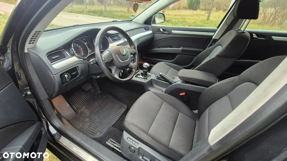 Skoda Superb 2.0 TDI 4x4 DSG Elegance - 17