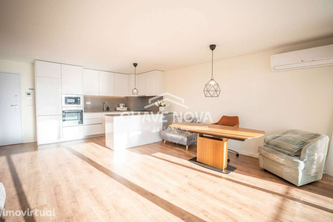 T3 c/ Varanda e Lugar de Garagem em Oliveira do Douro - Grande imagem: 3/21