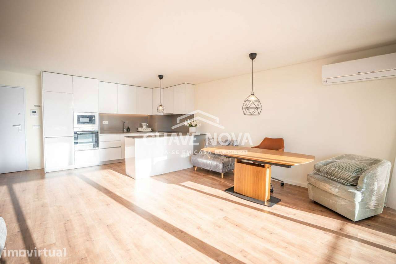 T3 c/ Varanda e Lugar de Garagem em Oliveira do Douro - Grande imagem: 3/21
