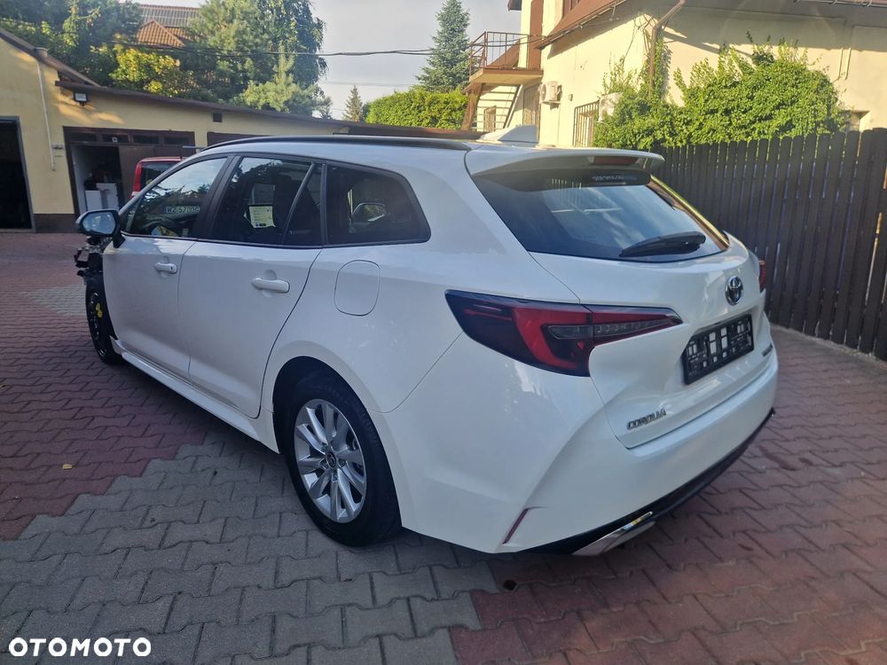 Toyota Corolla 1.8 Hybrid Comfort - 12