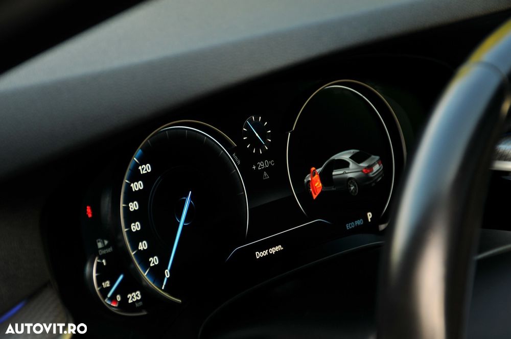 BMW Seria 5 520d xDrive Aut. M Sport Edition - 14