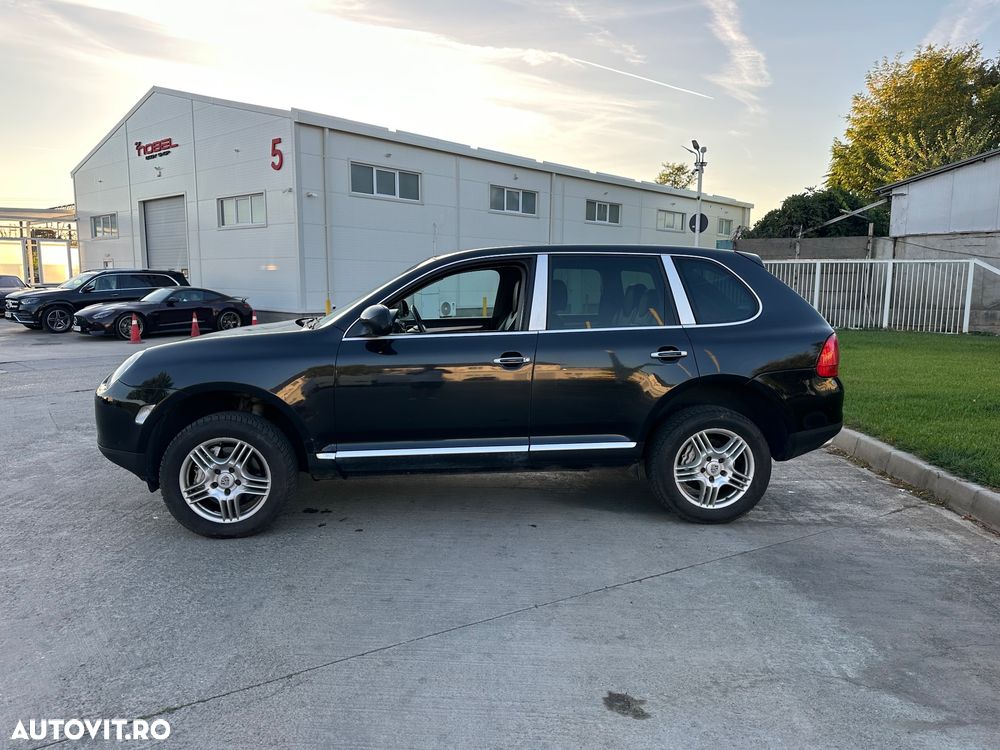 Porsche Cayenne - 2