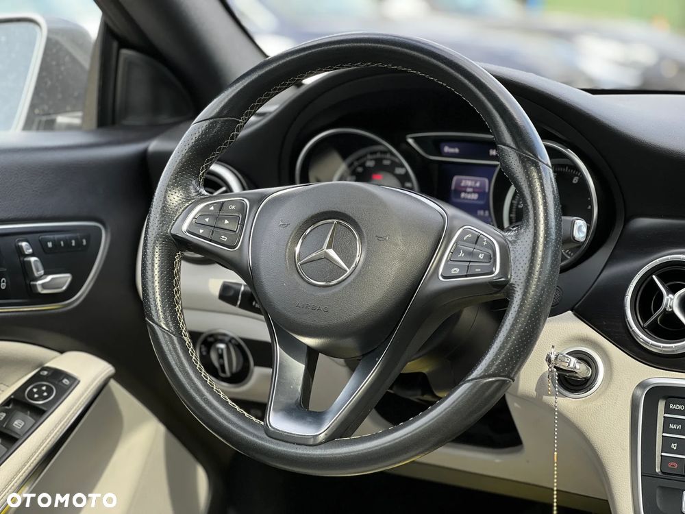 Mercedes-Benz CLA 250 7G-DCT - 21