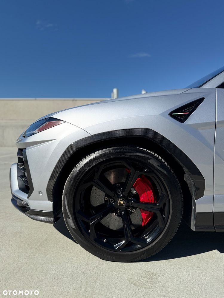 Lamborghini Urus Standard - 18
