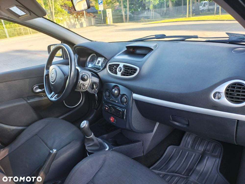 Renault Clio 1.2 16V Confort Authentique - 30