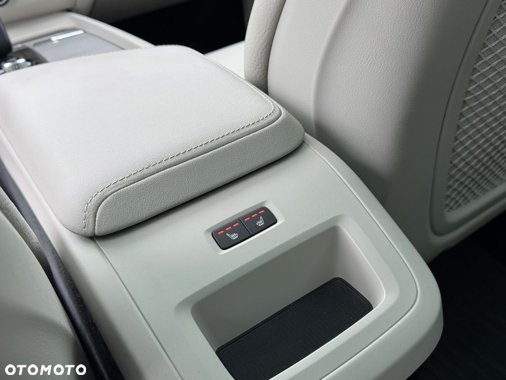Volvo XC 60 B5 B AWD Plus Bright - 22