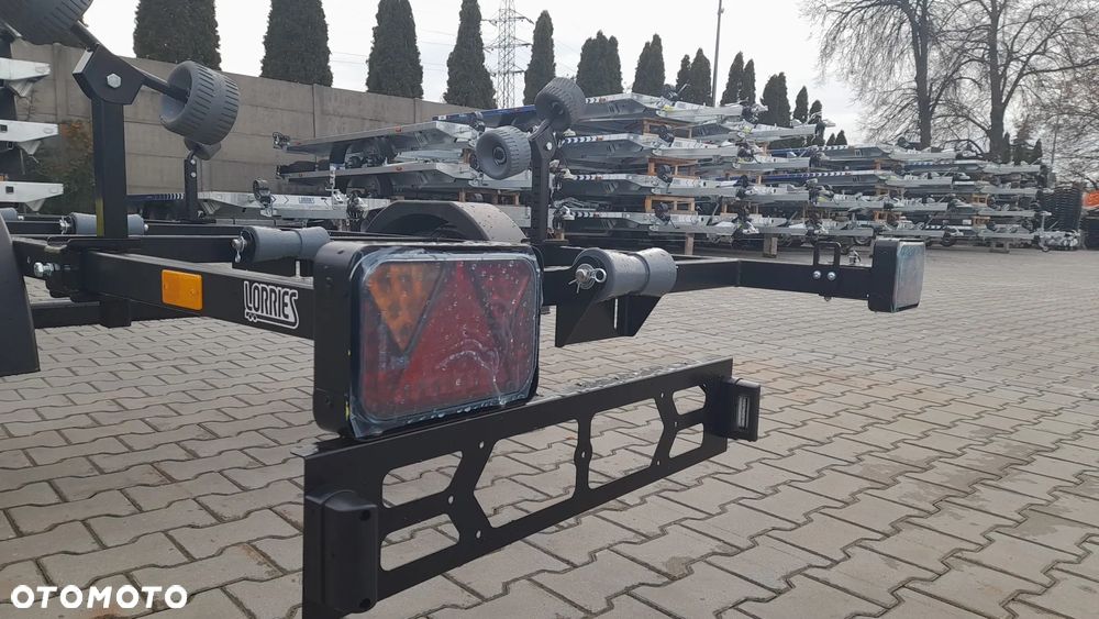 Lorries Przyczepa PP75-5916 pod łódź odchylane światła LED  lekka - 6