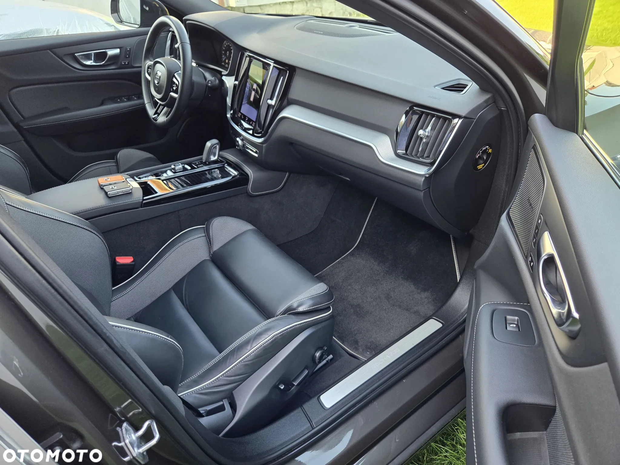Volvo V60 T6 AWD Recharge Geartronic RDesign - 9