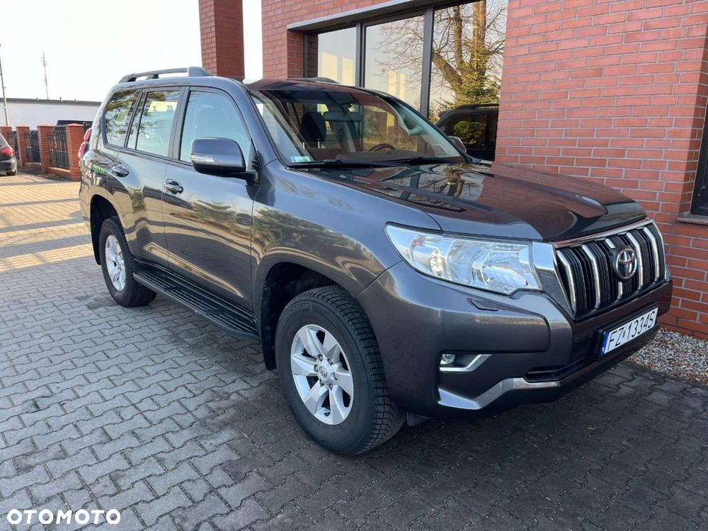 Toyota Land Cruiser - 2