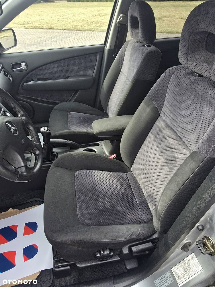 Mitsubishi Outlander - 16