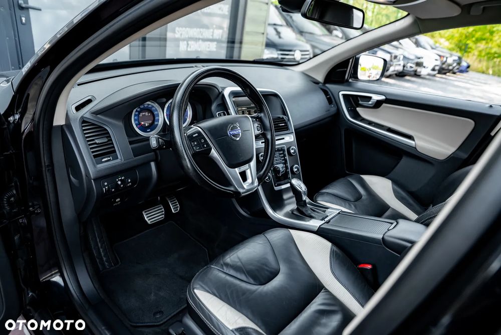 Volvo XC 60 D5 AWD RDesign - 17