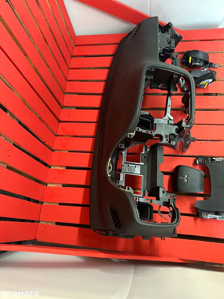 DESKA ROZDZIELCZA konsola kokpit pulpit poduszki airbag pasy KOMPLET ORYGINALNY Mitsubishi Outlander 3  Komplet  GDYNIA - 3