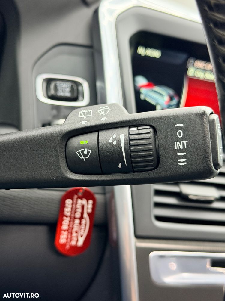 Volvo XC 60 D4 Momentum - 35