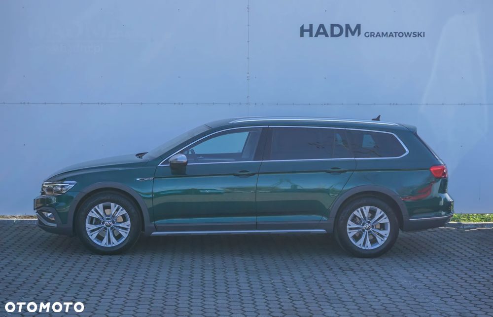 Volkswagen Passat - 4