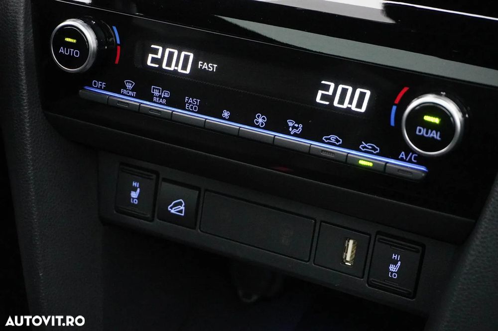 Toyota Yaris Cross 1.5 VVT-i HSD 4x4 Exclusive Adventure - 29