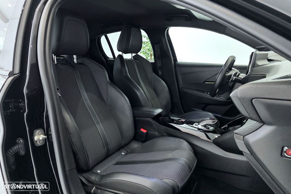 Peugeot 208 1.2 PureTech GT Line EAT8 - 13