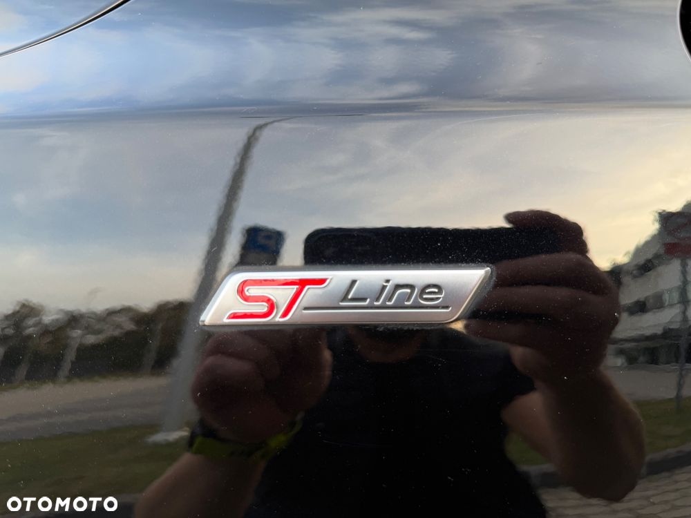 Ford Focus 1.0 EcoBoost Hybrid ST-LINE X - 37