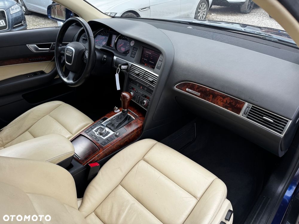 Audi A6 Avant 4.2 quattro tiptronic - 37