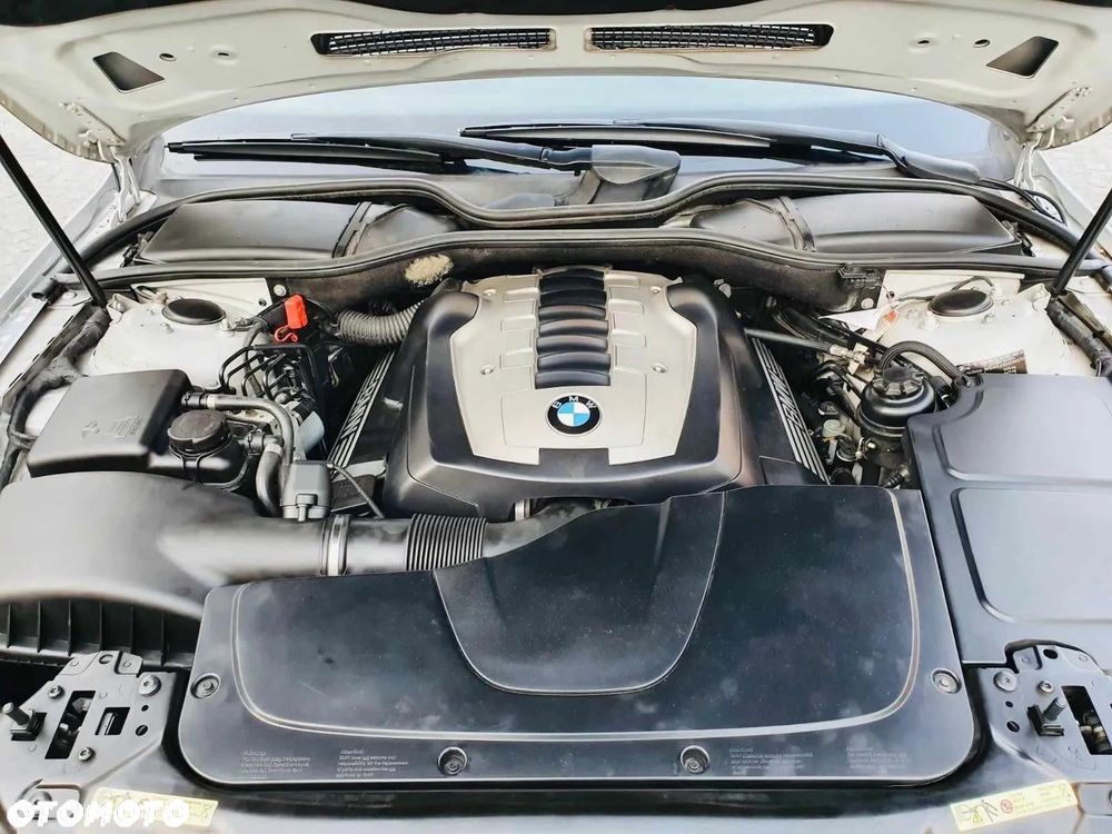 BMW Seria 7 740i - 5