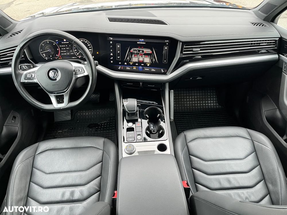Volkswagen Touareg - 13