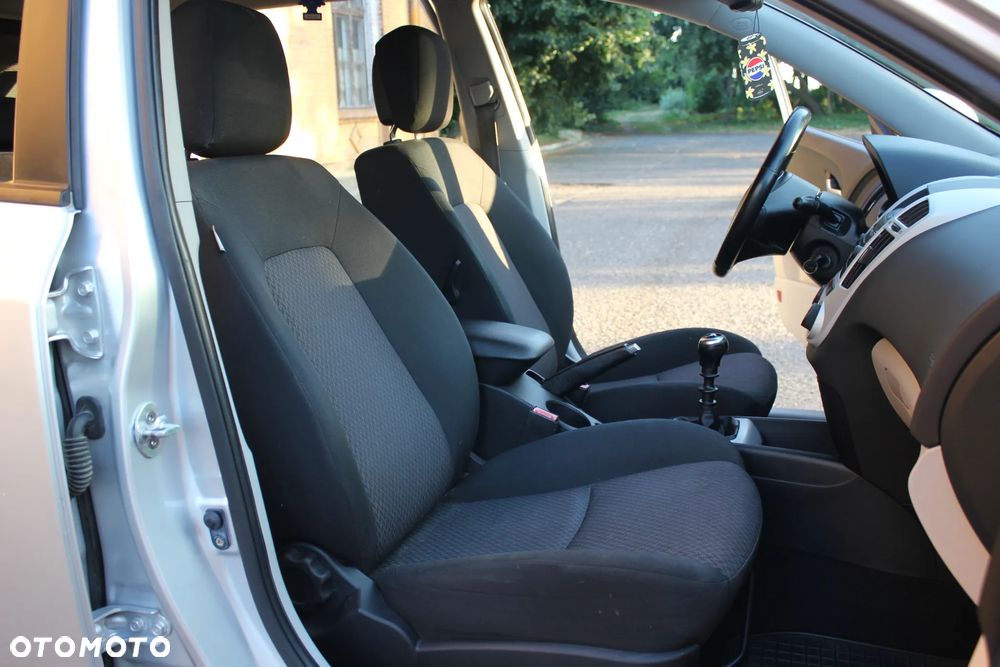 Kia Ceed - 21