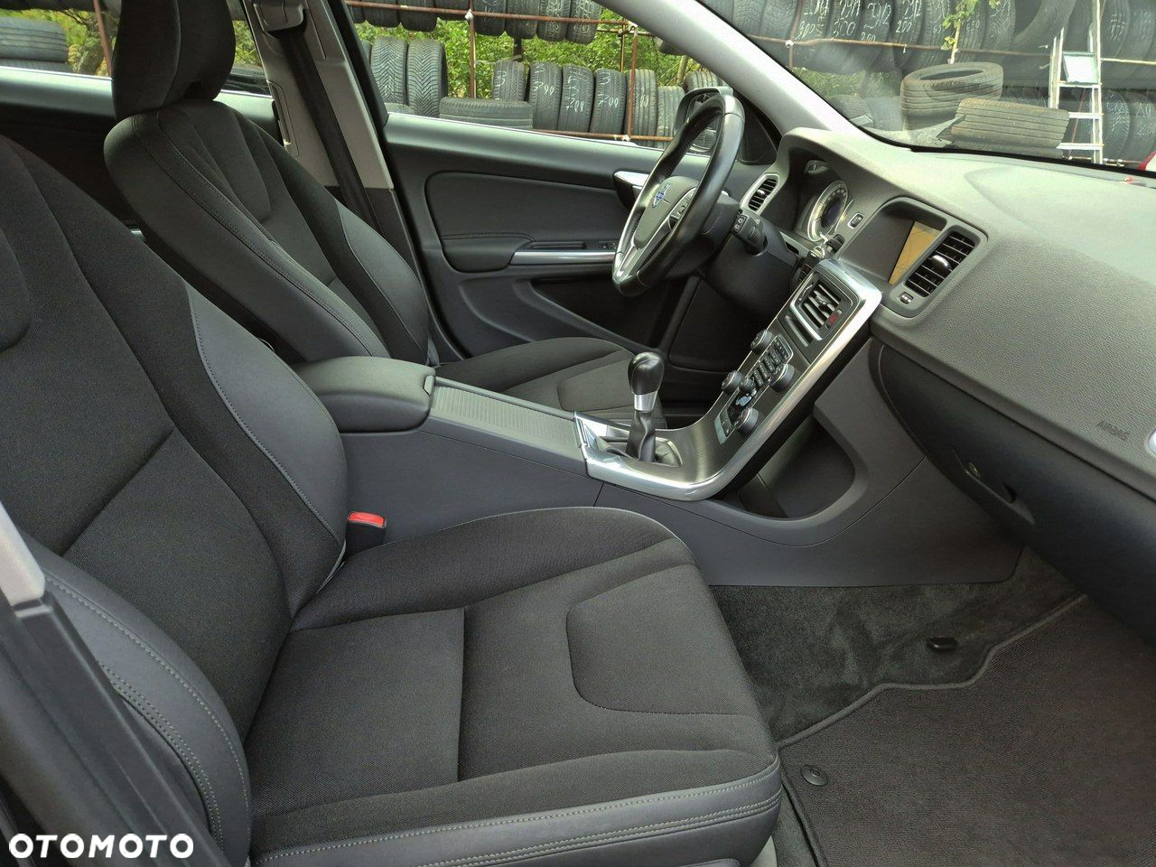 Volvo V60 D3 Momentum - 31
