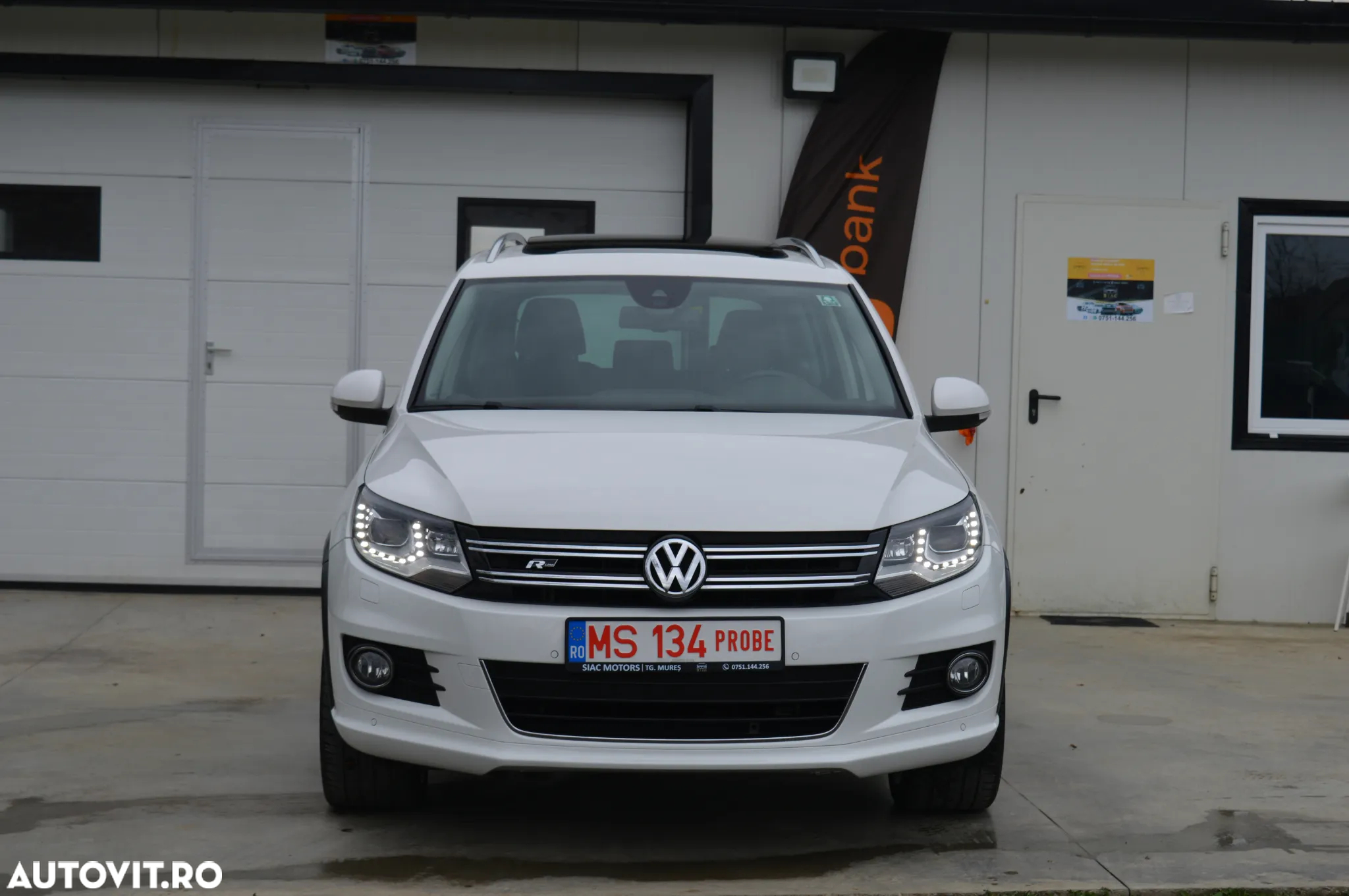Volkswagen Tiguan - 2
