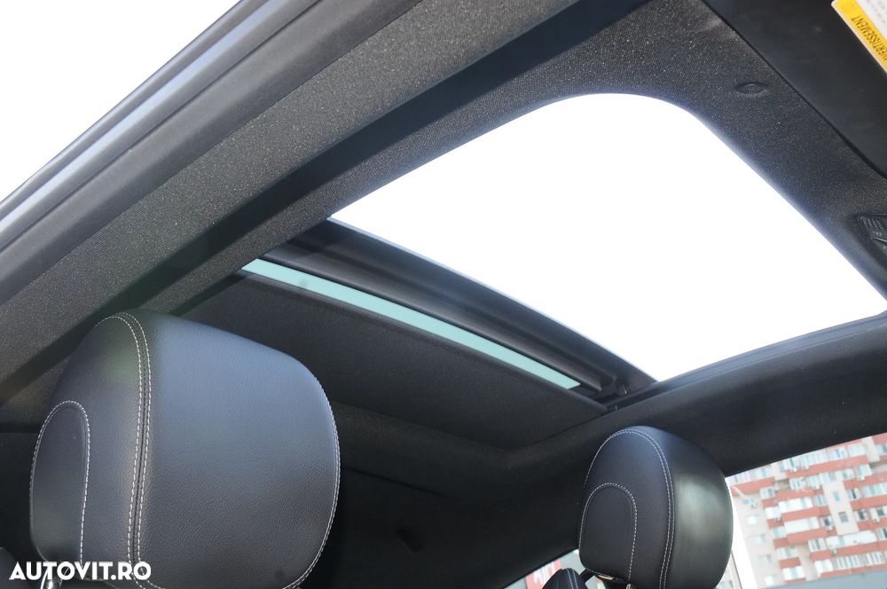 Mercedes-Benz C 300 4MATIC Aut. - 26