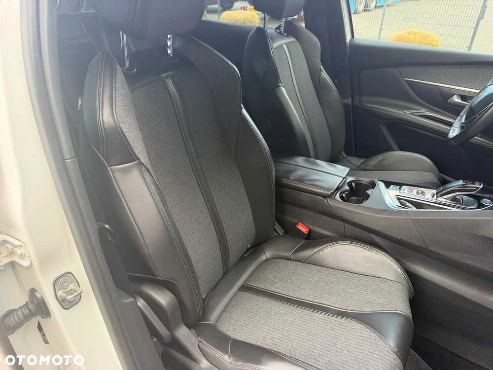 Peugeot 3008 - 18