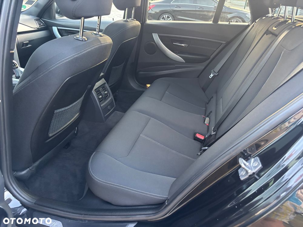 BMW Seria 3 318d Blue Performance Sport Line - 16