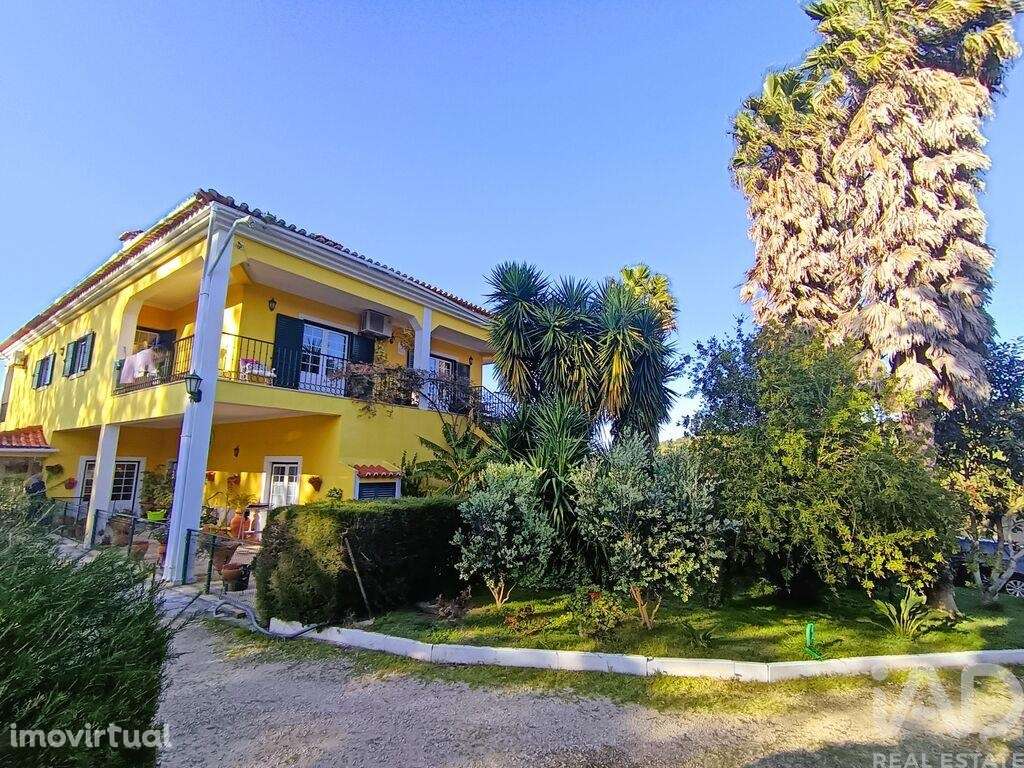 Moradia isolada T8 em Castanheira do Ribatejo e Cachoeiras de 240 m2 - Grande imagem: 2/40