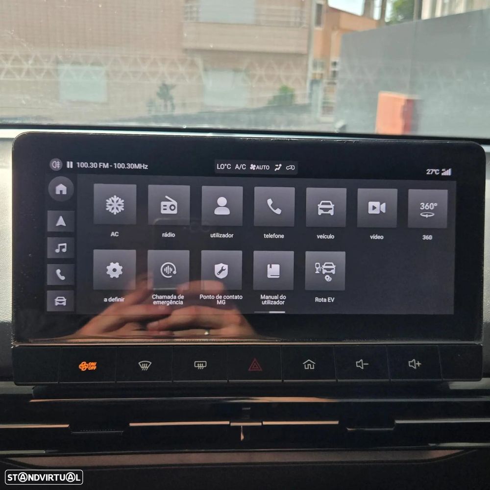 MG MG4 64 kWh Luxury - 17