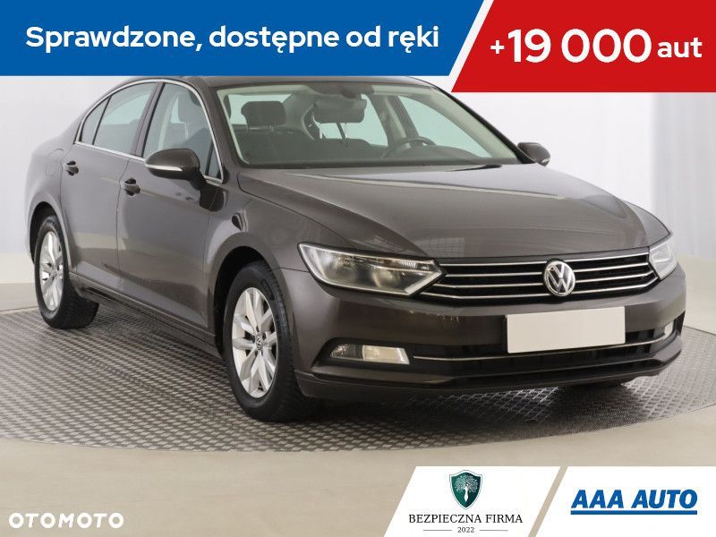 Volkswagen Passat - 2